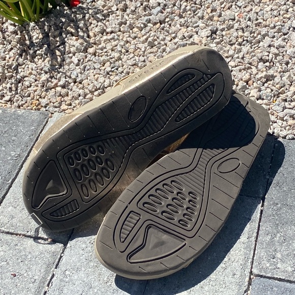 Siketu Gold Flat Sandal Size 10 - Picture 6 of 8